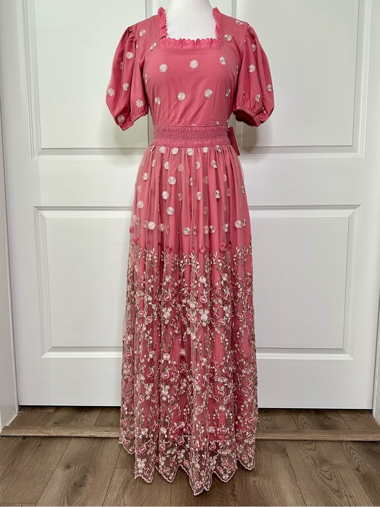 Ivy City Co Dresses & Skirts - Ivy City Zoey Fairytale Floral Embroidered Garden Party Maxi Dress Pink Small